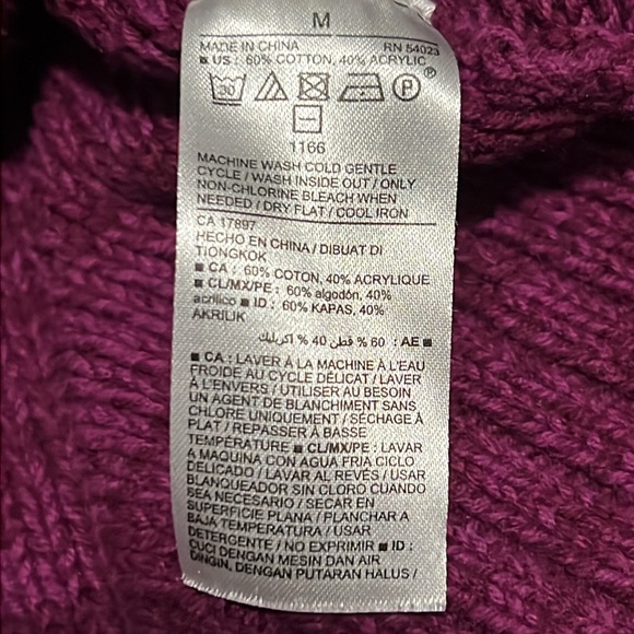 ⭐️ OLD NAVY Fuchsia Cable Knit Sweater ⭐️ - Picture 7 of 7